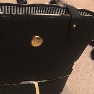 Traveling bag
